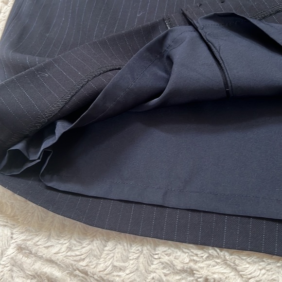 Banana Republic lined skirt, navy pinstripe, Size 4, New with tags - Picture 8 of 16